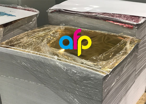 無光沢の金の金属ポリエステル・フィルム、24のミクロン ポリエステル薄板になるフィルム